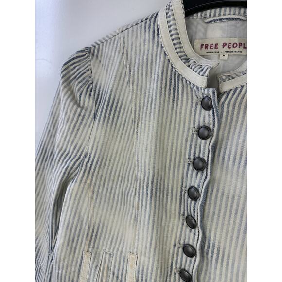 Free People Distressed Factory Bleached Out Indigo Cassie Jacket Crop Medium - Picture 6 of 16